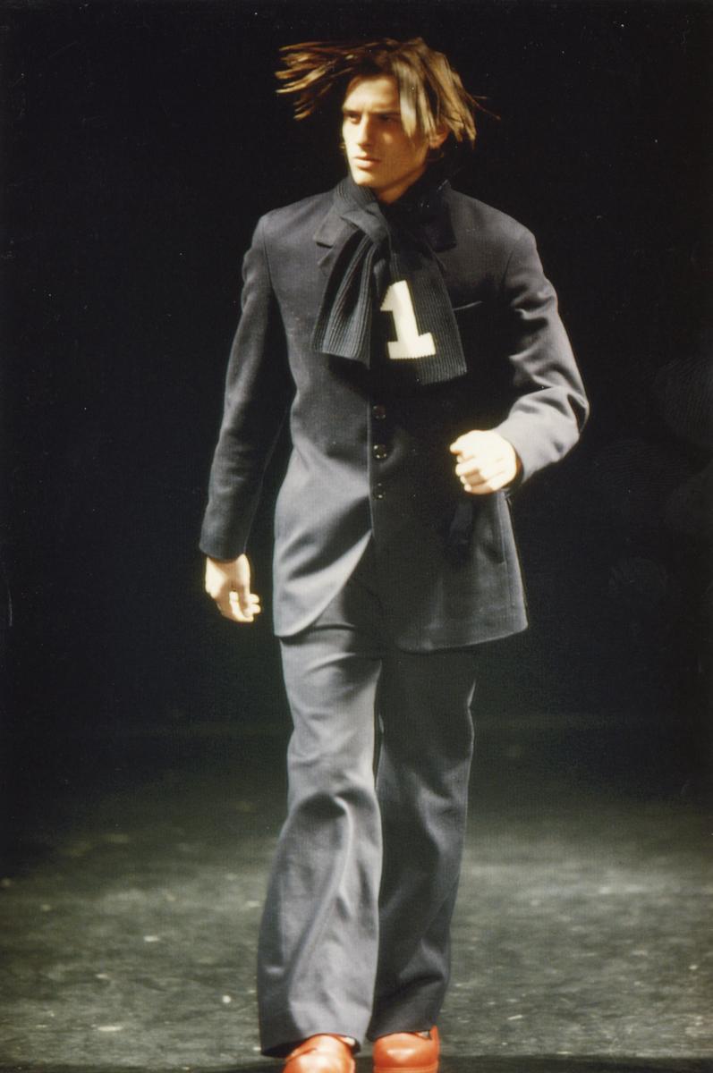 Dirk Bikkembergs 1995/96 秋冬系列编号围巾