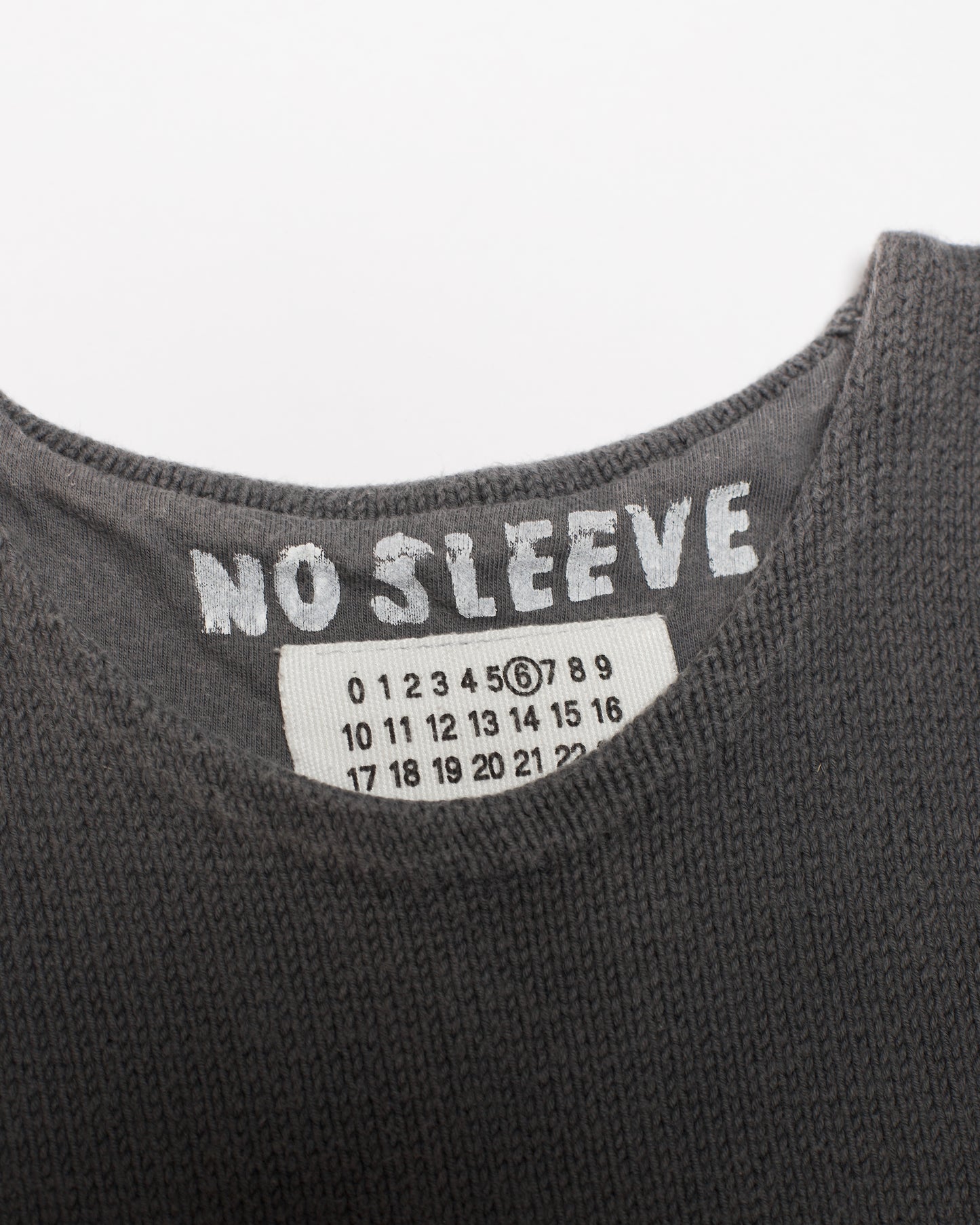 Martin Margiela Line 6 Miss Deanna “Alive With Pleasure”针织背心