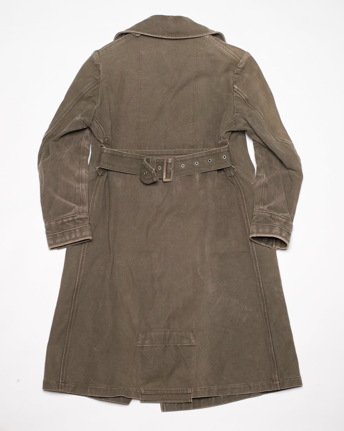 美女：野兽 六级 军用风衣